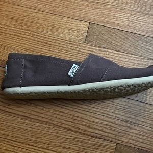 The color is a brownish gray but would say more charcoal grey